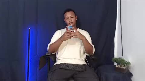 Snapshot of goos_cum chatting on January 4, 4:23 am Goos online show from January 4, 4:23 am