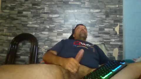 Snapshot of gordo198369 chatting on December 12, 1:21 am FLy online show from December 12, 1:21 am