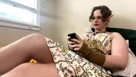 Doll online show from June 18, 10:15 pm