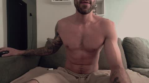 gottalovelatinas online show from April 23, 5:37 pm