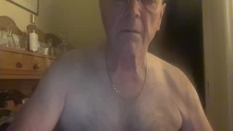 grandadgunner869565 online show from March 8, 1:47 am