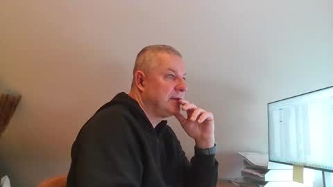 grau197077 online show from February 17, 9:41 am