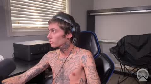 Mr. Heavy online show from November 4, 4:41 pm