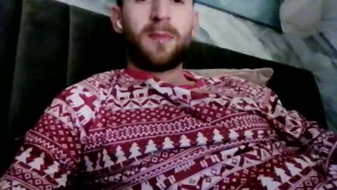Snapshot of greendiamon chatting on December 24, 11:44 pm greendiamon online show from December 24, 11:44 pm
