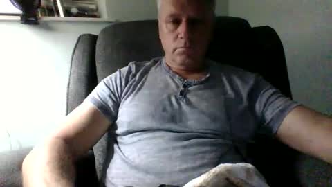 mmm hmmm online show from January 19, 3:29 am