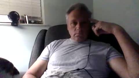 mmm hmmm online show from January 3, 2:32 am