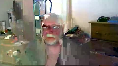 Snapshot of gtnolder60 chatting on October 15, 11:40 am Gary online show from October 15, 11:40 am