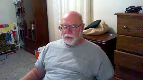 Snapshot of gtnolder60 chatting on October 4, 10:53 am Gary online show from October 4, 10:53 am