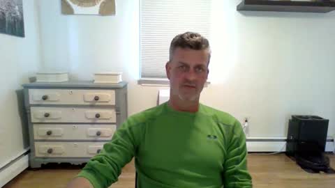 gudguy2025 online show from April 22, 8:46 pm