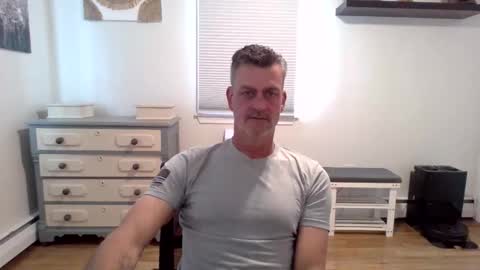 gudguy2025 online show from May 14, 12:25 pm