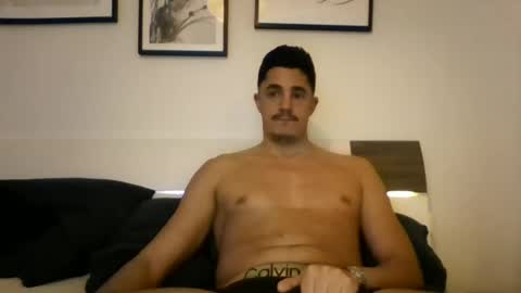 Snapshot of guerillatequilla chatting on January 13, 1:49 pm guerillatequilla online show from January 13, 1:49 pm