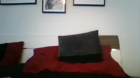 Snapshot of guerillatequilla chatting on December 20, 10:49 am guerillatequilla online show from December 20, 10:49 am