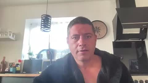 Snapshot of guil0 chatting on September 12, 10:26 am guil0 online show from September 12, 10:26 am
