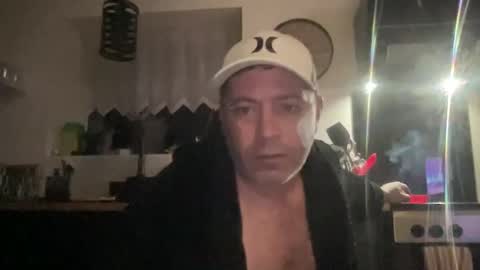 guil0 online show from April 18, 7:21 am