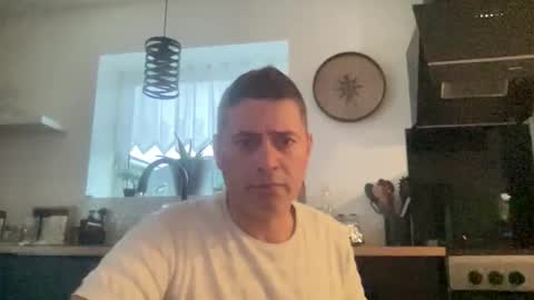 guil0 online show from March 11, 9:22 pm