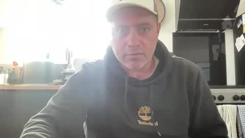 guil0 online show from October 14, 4:58 pm