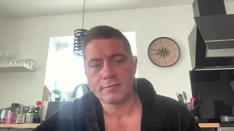 Snapshot of guil0 chatting on September 20, 10:48 am guil0 online show from September 20, 10:48 am