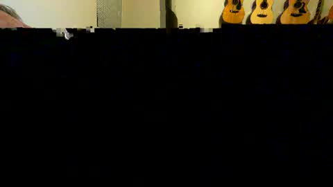 Snapshot of guitariii chatting on September 16, 10:16 am guitariii online show from September 16, 10:16 am