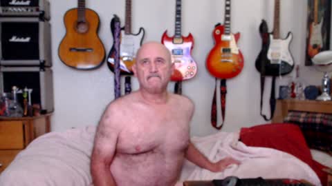 Snapshot of guitarsexgod chatting on December 30, 8:04 pm Mario online show from December 30, 8:04 pm