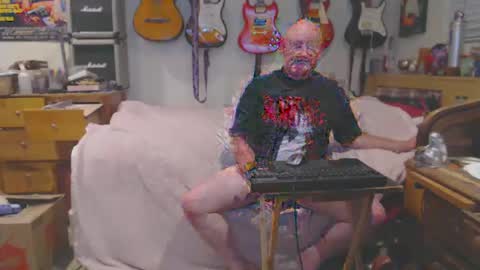 Snapshot of guitarsexgod chatting on February 18, 6:48 am Mario online show from February 18, 6:48 am