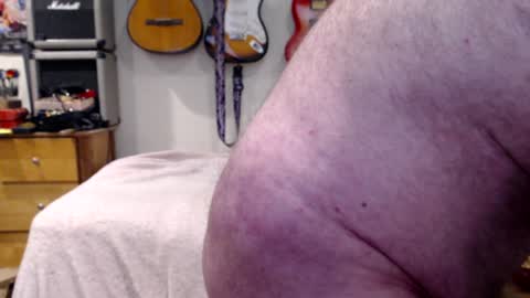 Snapshot of guitarsexgod chatting on January 29, 7:32 pm Mario online show from January 29, 7:32 pm