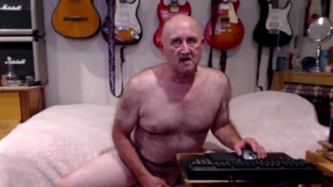 Snapshot of guitarsexgod chatting on December 20, 12:49 pm Mario online show from December 20, 12:49 pm