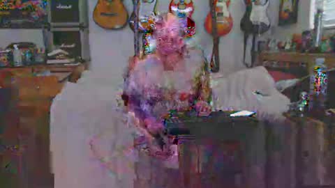 Snapshot of guitarsexgod chatting on February 17, 8:47 pm Mario online show from February 17, 8:47 pm