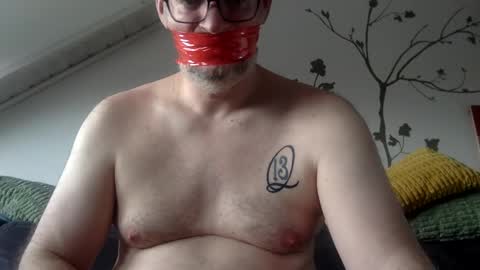 Snapshot of gummicasual chatting on February 15, 2:00 pm gummicasual online show from February 15, 2:00 pm