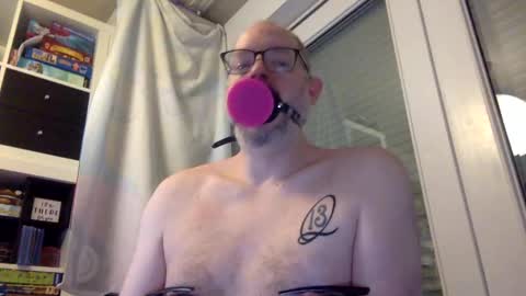 Snapshot of gummicasual chatting on February 17, 10:40 am gummicasual online show from February 17, 10:40 am