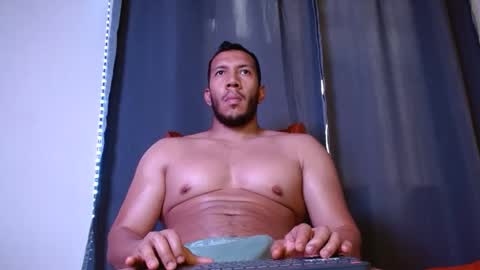 holl latino online show from February 20, 9:49 pm