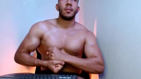 holl latino online show from March 30, 11:06 pm