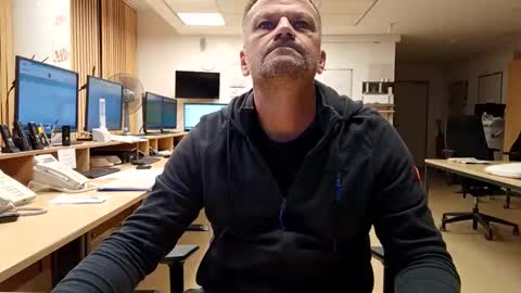 Snapshot of guschidick chatting on September 26, 11:24 pm guschidick online show from September 26, 11:24 pm
