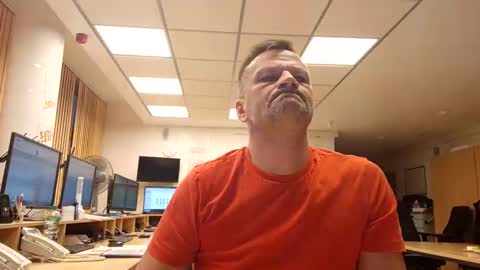 Snapshot of guschidick chatting on September 25, 5:23 pm guschidick online show from September 25, 5:23 pm