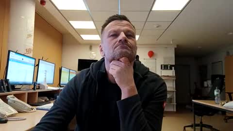 guschidick online show from November 28, 11:17 pm