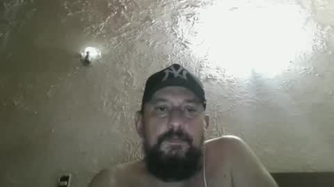 Snapshot of gustavo1350 chatting on October 24, 2:02 am gustavo1350 online show from October 24, 2:02 am