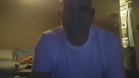 Snapshot of guy8inches4u chatting on October 13, 12:33 pm guy8inches4u online show from October 13, 12:33 pm