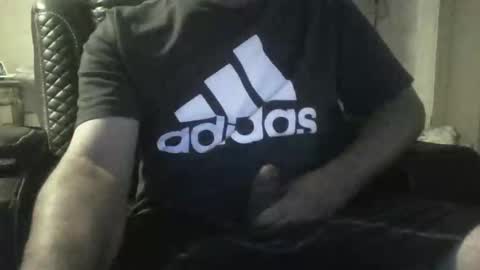 Snapshot of guy8inches4u chatting on October 1, 12:31 pm guy8inches4u online show from October 1, 12:31 pm