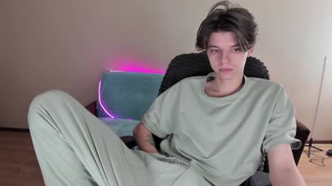 Snapshot of guy_liam1 chatting on January 13, 4:50 am guy_liam1 online show from January 13, 4:50 am