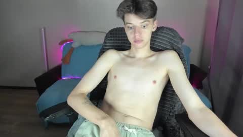 Snapshot of guy_liam1 chatting on September 28, 7:34 pm guy_liam1 online show from September 28, 7:34 pm