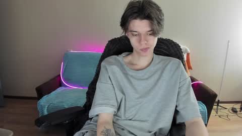 Snapshot of guy_liam1 chatting on January 5, 12:42 pm guy_liam1 online show from January 5, 12:42 pm