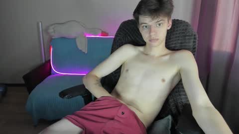 Snapshot of guy_liam1 chatting on October 11, 2:21 pm guy_liam1 online show from October 11, 2:21 pm