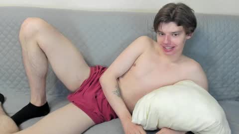 guy_liam1 online show from May 15, 9:12 pm