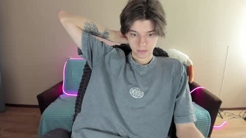 Snapshot of guy_liam1 chatting on December 20, 8:06 am guy_liam1 online show from December 20, 8:06 am