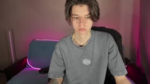Snapshot of guy_liam1 chatting on February 17, 6:20 am guy_liam1 online show from February 17, 6:20 am