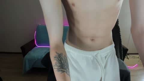 Snapshot of guy_liam1 chatting on December 10, 4:56 am guy_liam1 online show from December 10, 4:56 am