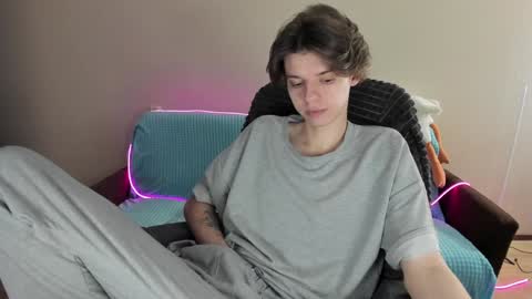 Snapshot of guy_liam1 chatting on February 2, 8:57 am guy_liam1 online show from February 2, 8:57 am