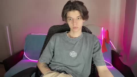 Snapshot of guy_liam1 chatting on February 16, 1:38 pm guy_liam1 online show from February 16, 1:38 pm