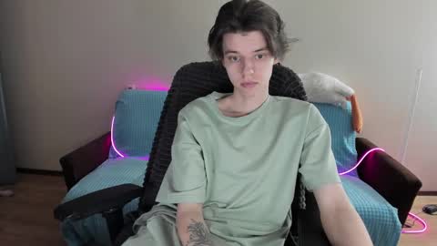 Snapshot of guy_liam1 chatting on February 10, 2:26 pm guy_liam1 online show from February 10, 2:26 pm