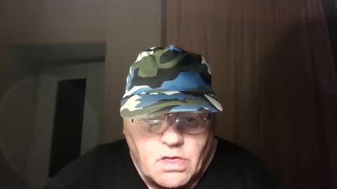 Snapshot of guyboy73 chatting on September 21, 8:09 pm guyboy73 online show from September 21, 8:09 pm