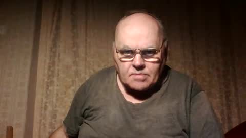 Snapshot of guyboy73 chatting on September 12, 3:17 am guyboy73 online show from September 12, 3:17 am